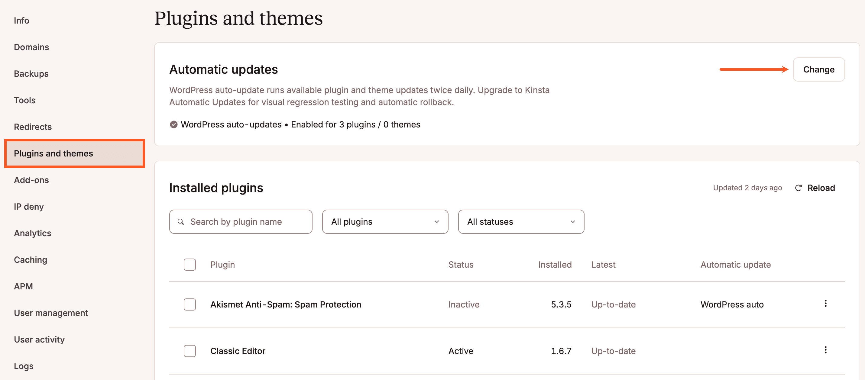 Activar las actualizaciones automáticas de plugins y temas.