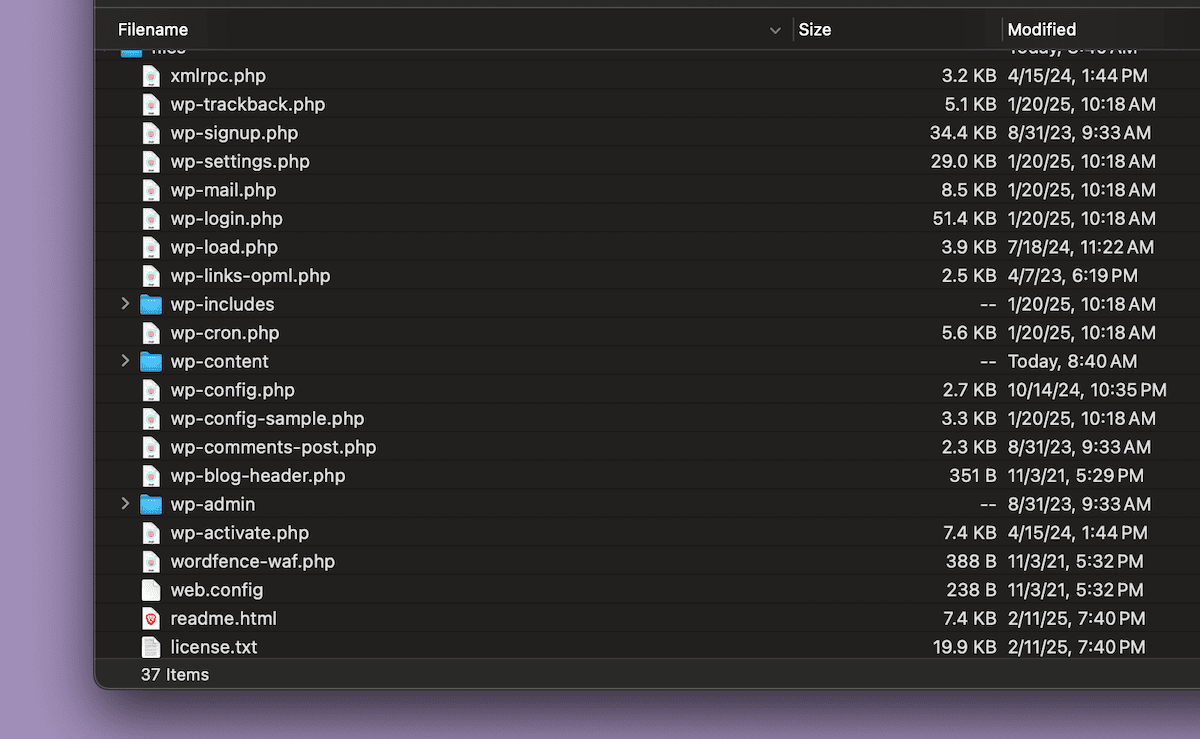 Una finestra di CyberDuck che visualizza i file e le directory del nucleo di WordPress. L'elenco mostra i vari file e cartelle PHP con le dimensioni dei file e le date di modifica.